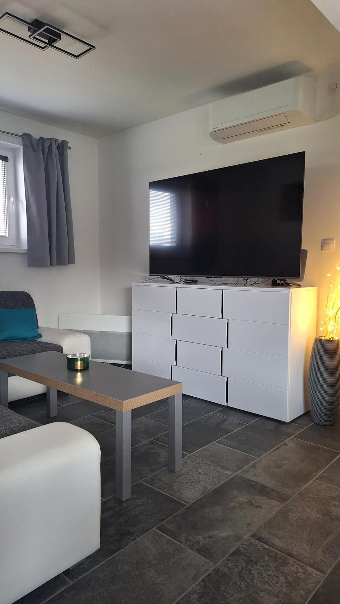 Bungalov Na Brehu Labe S Vlastnim Molem Pardubice Zewnętrze zdjęcie